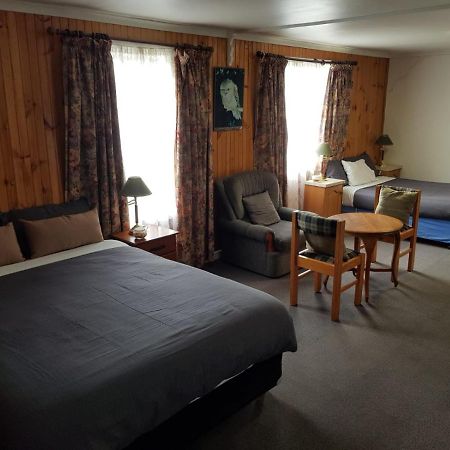 Clunes Motel Екстериор снимка