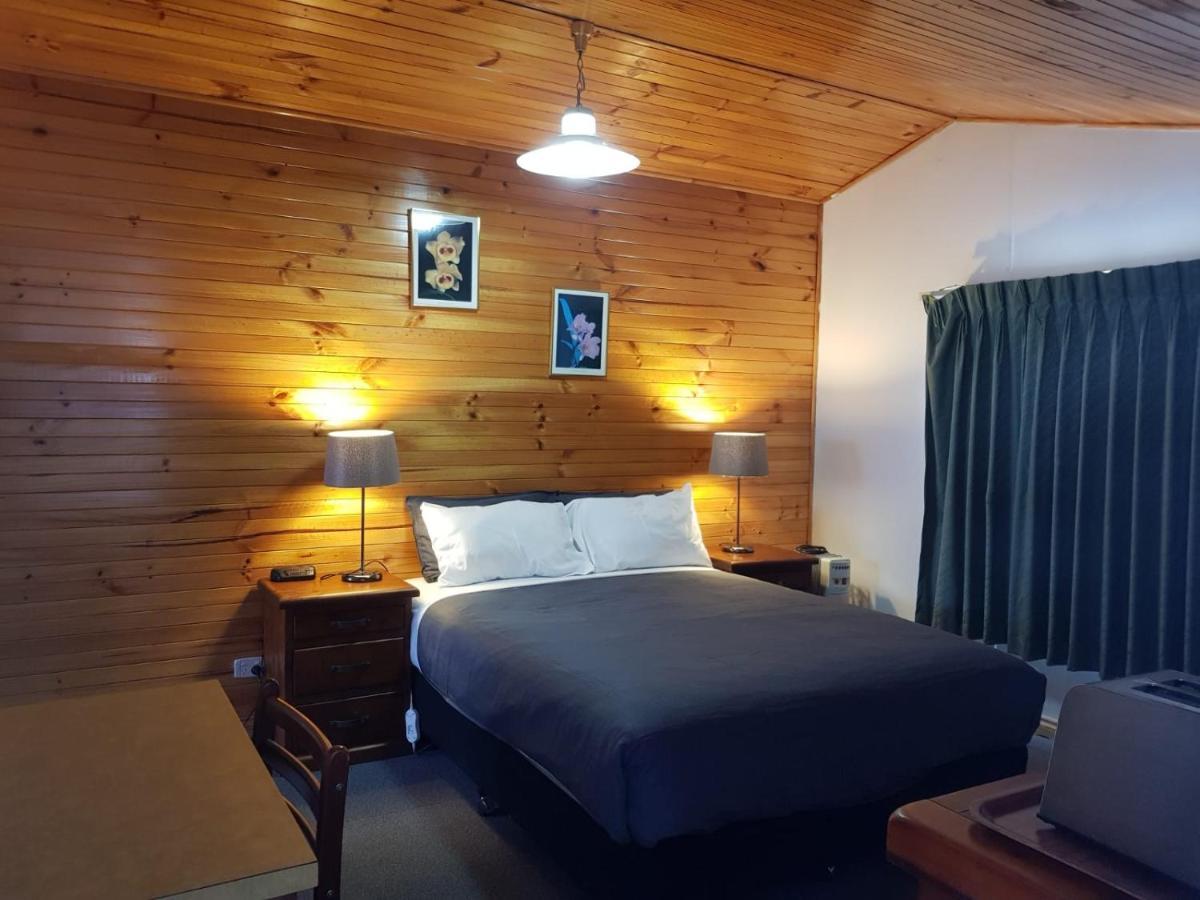 Clunes Motel Екстериор снимка