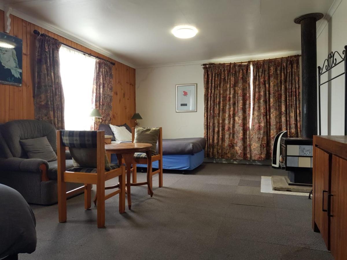 Clunes Motel Екстериор снимка