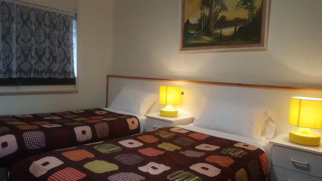 Clunes Motel Екстериор снимка