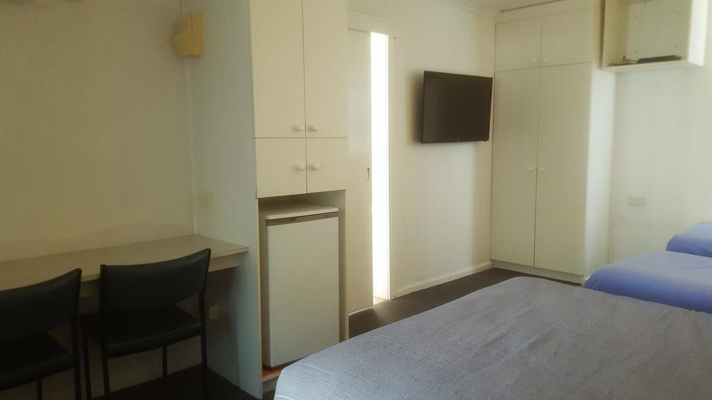 Clunes Motel Екстериор снимка