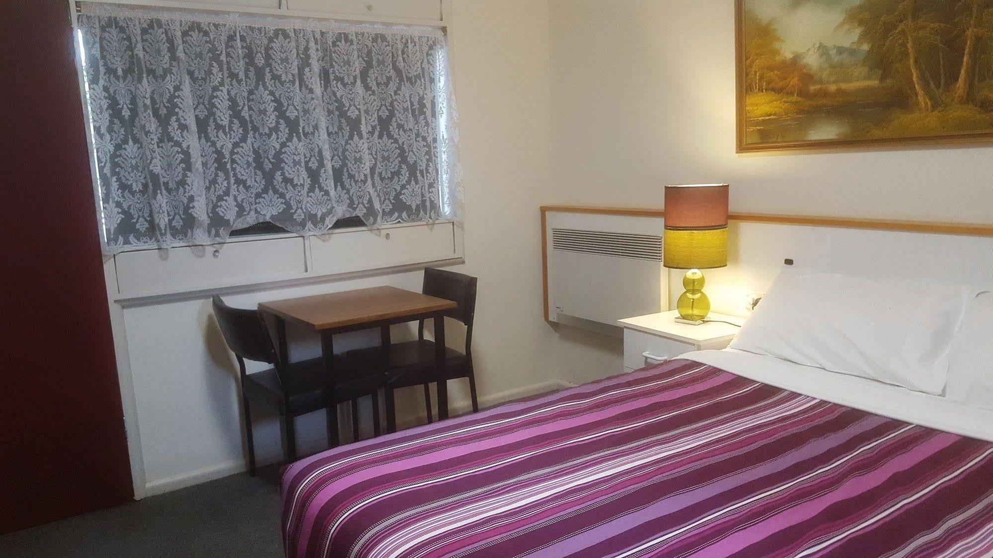 Clunes Motel Екстериор снимка
